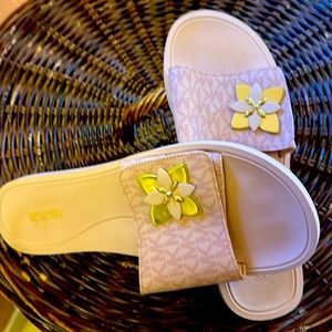 Michael Kors Soft pink slippers Sz 11